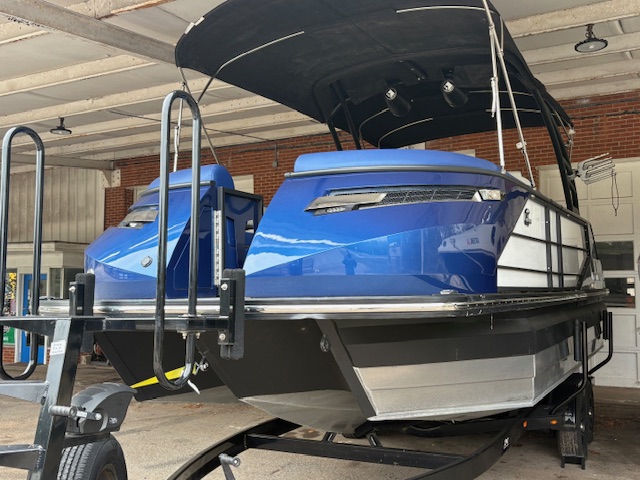 
								2021 Montara 25′ Surf Boss full									