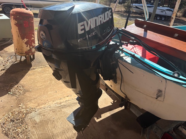
								1964 Boston Whaler 13′ Sport full									