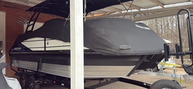 
								2021 Montara 25′ Surf Boss full									