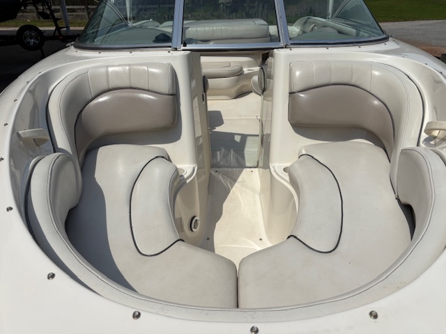 
								2003 Sea Ray 220 Bowrider full									