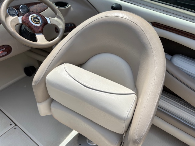 
								2003 Sea Ray 220 Bowrider full									