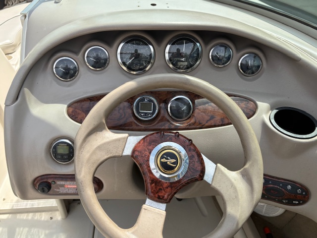 
								2003 Sea Ray 220 Bowrider full									