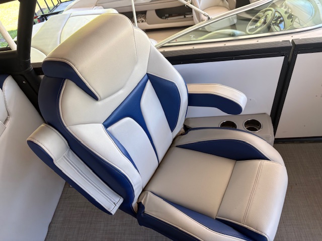 
								2021 Montara 25′ Surf Boss full									