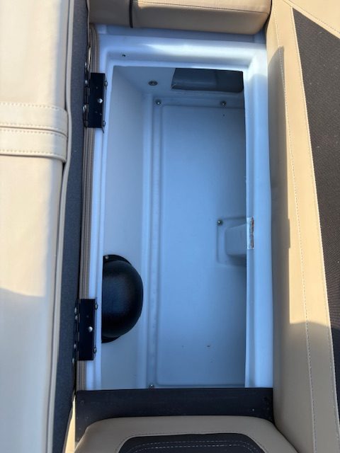 
								2022 Barletta Cabrio C22QC full									