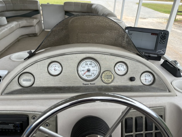 
								2006 Crest II LE 2570 full									