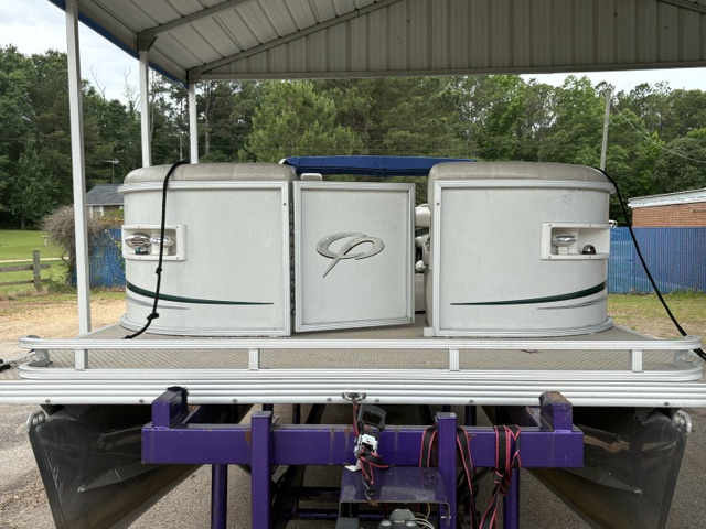 
								2006 Crest II LE 2570 full									