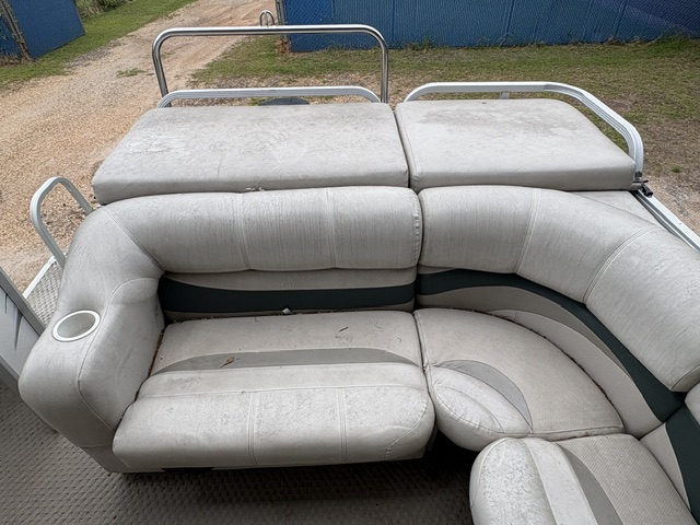
								2006 Crest II LE 2570 full									