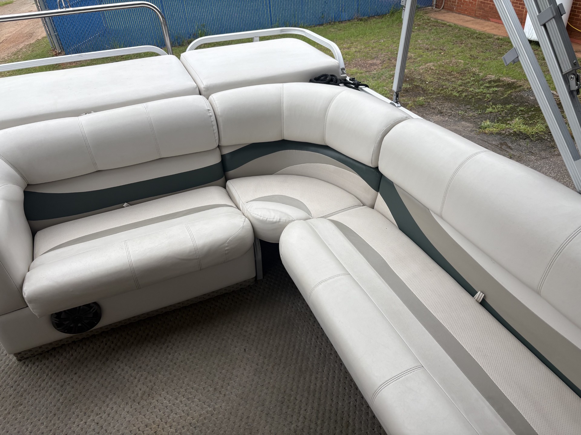
								2006 Crest II LE 2570 full									