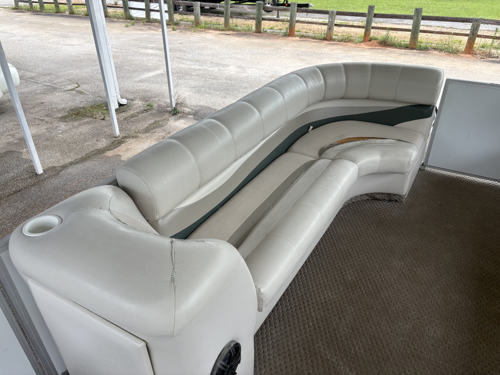 
								2006 Crest II LE 2570 full									