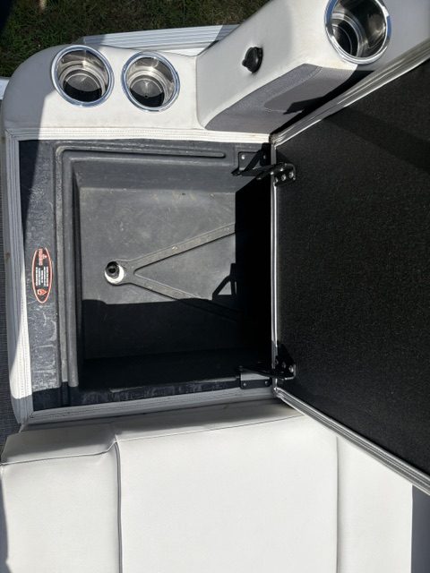 
								2023 Harris 210 Cruiser Triple Pontoon full									