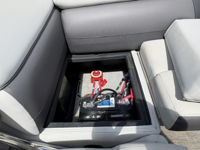 
								2023 Harris 210 Cruiser Triple Pontoon full									