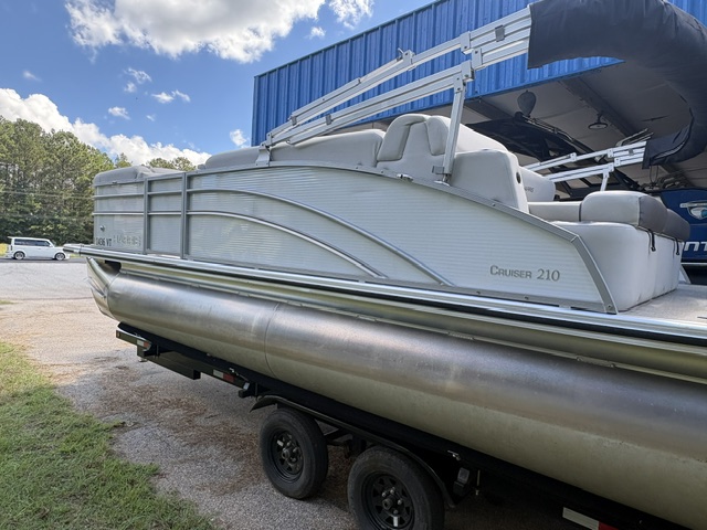 
								2023 Harris 210 Cruiser Triple Pontoon full									