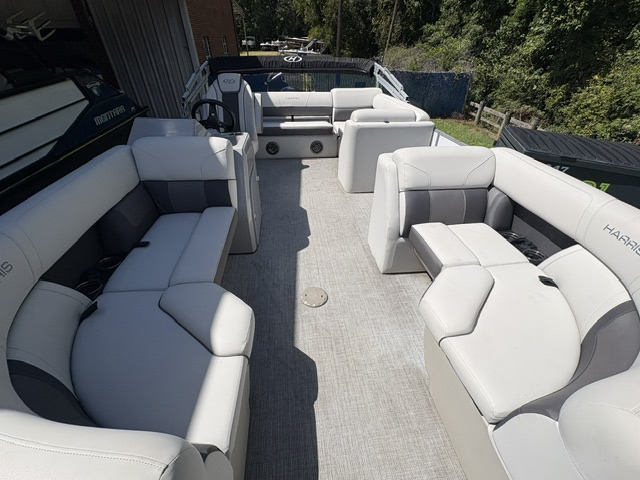 
								2023 Harris 210 Cruiser Triple Pontoon full									