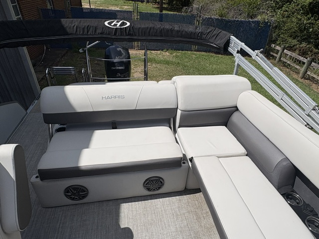 
								2023 Harris 210 Cruiser Triple Pontoon full									