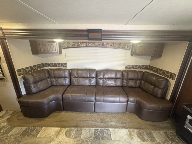 
								2015 Jayco Jay Feather Ultra Lite Series X-23 U full									
